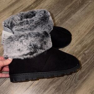 Jessica Simpson Black Ankle Slippers with Gray Faux Fur Cuff